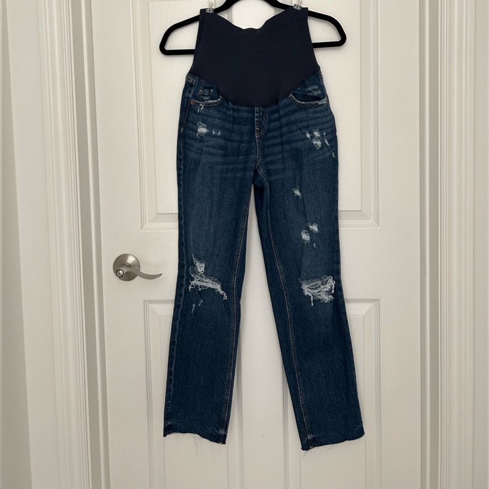 OLD NAVY SLOUCHY/STRAIGHT MATERNITY JEANS 💙